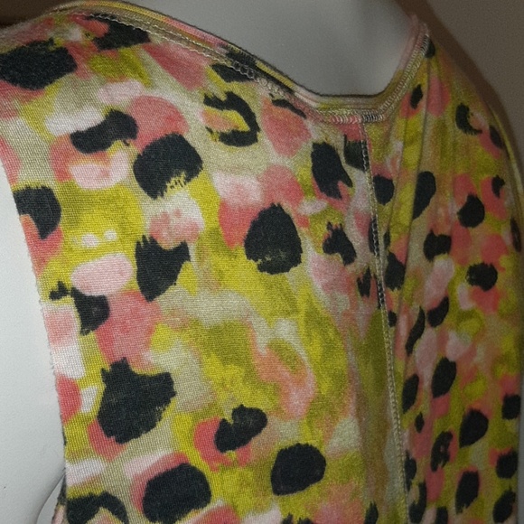 “Simply Vera” Vera Wang, Medium Petite Tank! - Picture 2 of 6